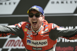 Podio: il vincitore della gara Jorge Lorenzo, Ducati Team