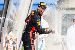 Race winner Daniel Ricciardo, Red Bull Racing, sprays Champagne on the podium