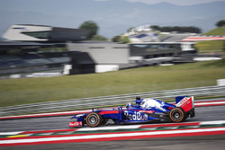 Дані Педроса тестує болід Ф1 Toro Rosso