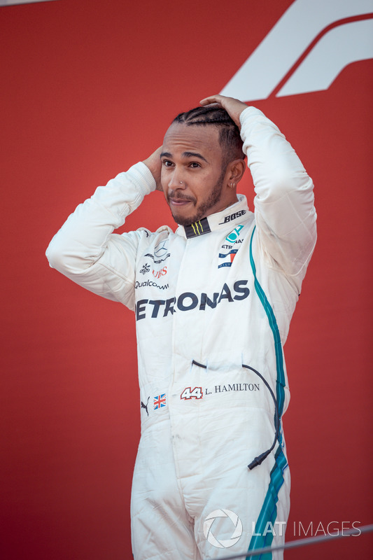 Hamilton tarolt a Mercedesszel Barcelonában - F1 2018