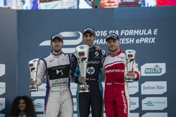 Podium: Racewinnaar Sébastien Buemi, Renault e.Dams; tweede plaats Sam Bird, DS Virgin Racing; derde