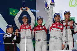 Podium LMP1: tweede plaats #8 Audi Sport Team Joest Audi R18: Lucas di Grassi, Loic Duval, Oliver Ja