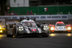 #1 Porsche Team Porsche 919 Hybrid: Timo Bernhard, Mark Webber, Brendon Hartley