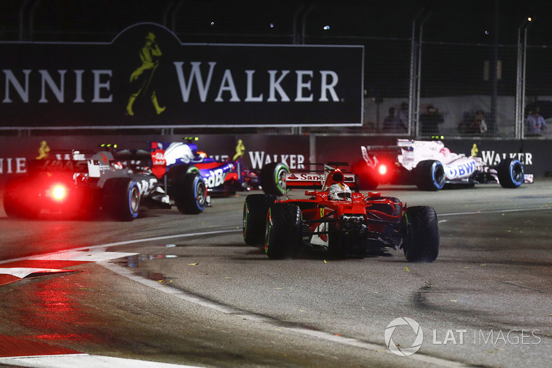 Sebastian Vettel, Ferrari SF70H loses the nose of his car after a collision