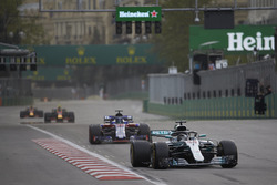Lewis Hamilton, Mercedes AMG F1 W09, Brendon Hartley, Toro Rosso STR13 Honda, Max Verstappen, Red Bull Racing RB14 Tag Heuer, Daniel Ricciardo, Red Bull Racing RB14 Tag Heuer
