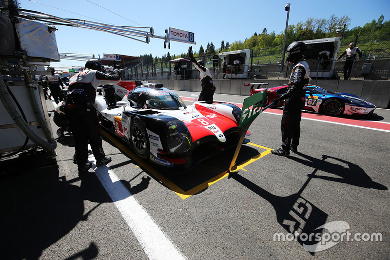 #8 Toyota Gazoo Racing Toyota TS050: Sébastien Buemi, Kazuki Nakajima, Fernando Alonso , en pits