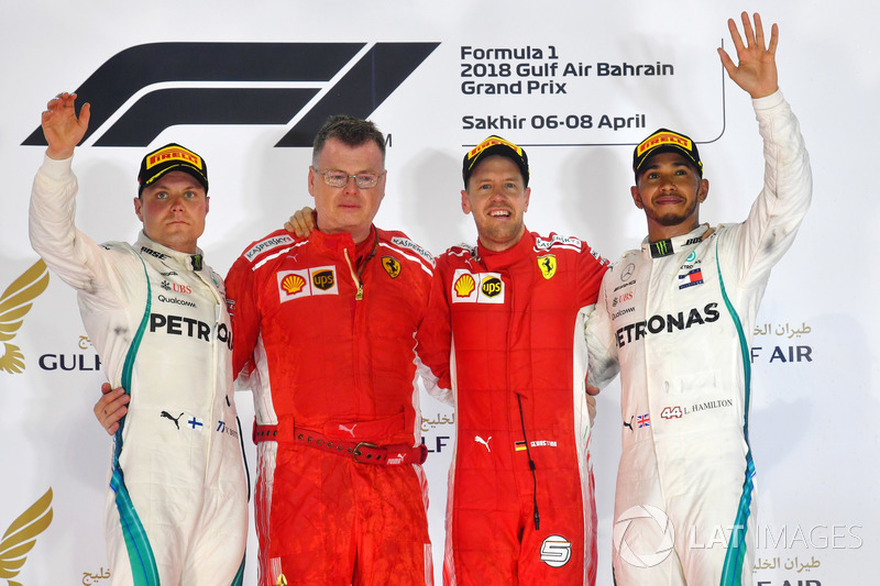 Podio: ganador Sebastian Vettel, Ferrari, segundo lugar Valtteri Bottas, Mercedes AMG F1, tercer lugar Lewis Hamilton, Mercedes AMG F1