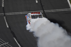 Yarış galibi Kyle Busch, Joe Gibbs Racing, Toyota Camry M&M's Red White & Blue