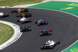 Nico Hulkenberg, Renault Sport F1 Team RS17, Daniil Kvyat, Scuderia Toro Rosso STR12, Lance Stroll,
