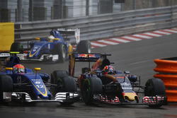 Felipe Nasr, Sauber F1 Team C35, und Daniil Kvyat, Scuderia Toro Rosso STR11