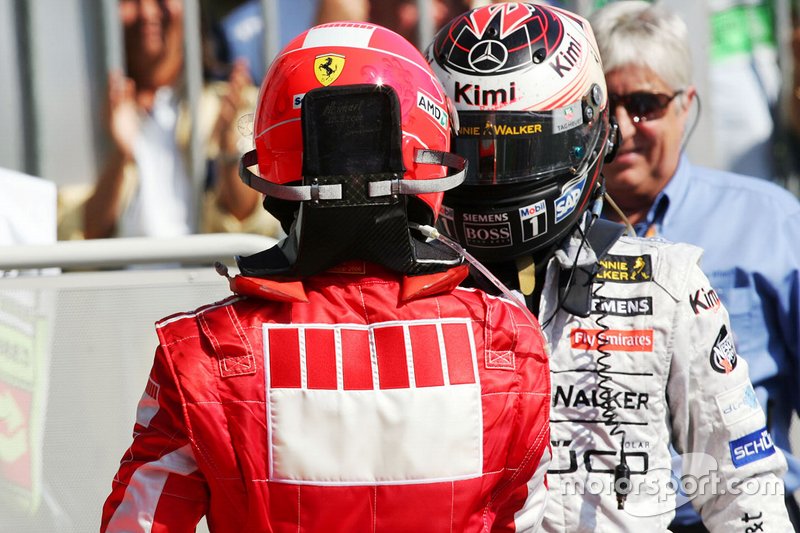 Michael Schumacher, Ferrari ve Kimi Raikkonen, McLaren kapalı parkta