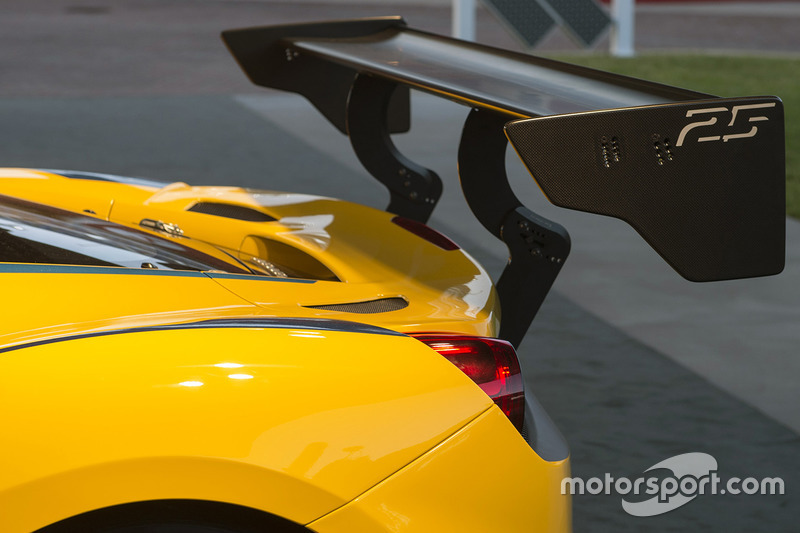 Detail: Ferrari 488 Challenge