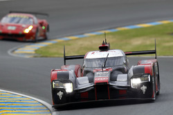 #8 Audi Sport Team Joest Audi R18 e-tron quattro: Лукас ді Грассі, Лоік Дюваль, Олівер Джарвіс
