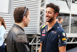 (Da Sx a Dx): Jorge Lorenzo, pilota Moto GP con Daniel Ricciardo, Red Bull Racing