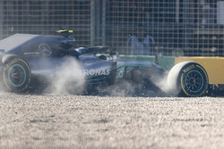 Valtteri Bottas, Mercedes AMG F1 W09, pist dışına çıkıyor