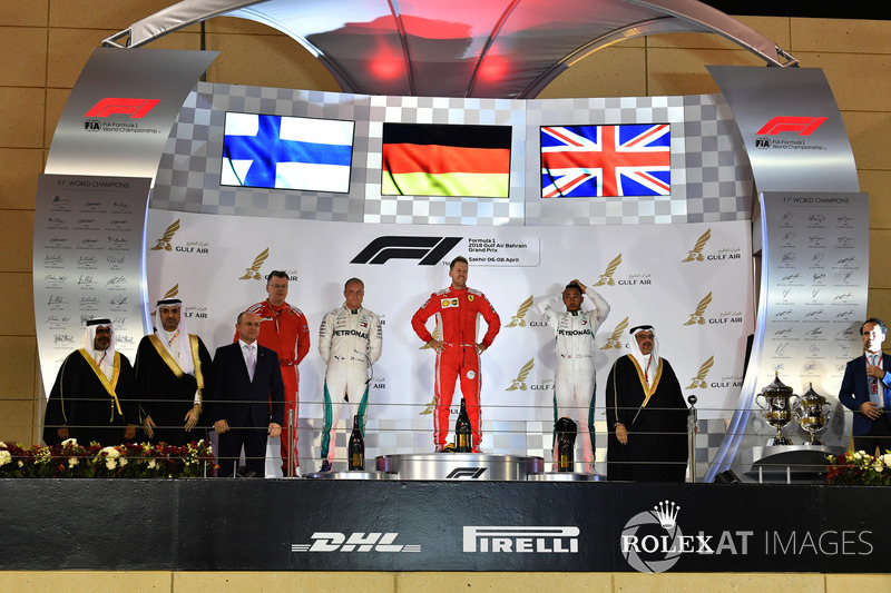 Podyum: 2. Valtteri Bottas, Mercedes-AMG F1, yarış galibi Sebastian Vettel, Ferrari, 3. Lewis Hamilton, Mercedes-AMG F1