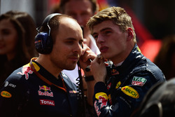Max Verstappen, Red Bull Racing with Gianpiero Lambiase, Red Bull Racing Engineer on the grid