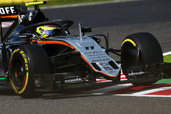Sergio Perez, Sahara Force India F1 VJM09 mit dem Halo-Cockpitschutz
