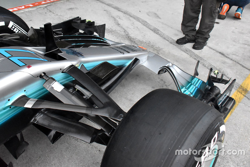 Mercedes AMG F1 W08 ön kanat
