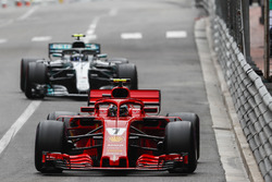 Кімі Райкконен, Ferrari SF71H, Валттері Боттас, Mercedes AMG F1 W09