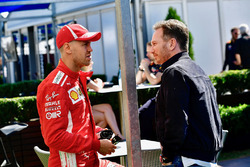 Гонщик Ferrari Себастьян Феттель и руководитель Red Bull Racing Кристиан Хорнер