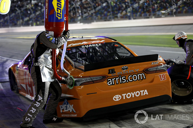 Pit stop, Daniel Suárez, Joe Gibbs Racing Toyota Camry