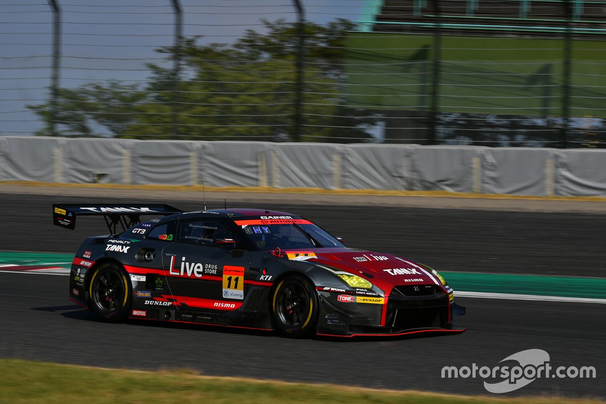 #11 GAINER TANAX GT-R