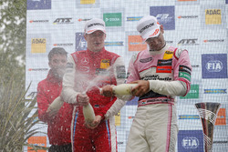 Podyum: Yarış galibi Ralf Aron, PREMA Theodore Racing Dallara F317 - Mercedes-Benz, 2. Enaam Ahmed, Hitech Bullfrog GP Dallara F317 - Mercedes-Benz, 3. Jehan Daruvala, Carlin Dallara F317 - Volkswagen