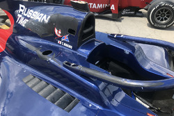 Damage to the car and halo of Tadasuke Makino