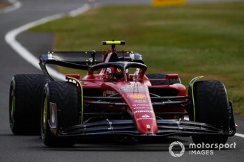 Sainz verrassend naar eerste pole in natte kwalificatie F1 Silverstone