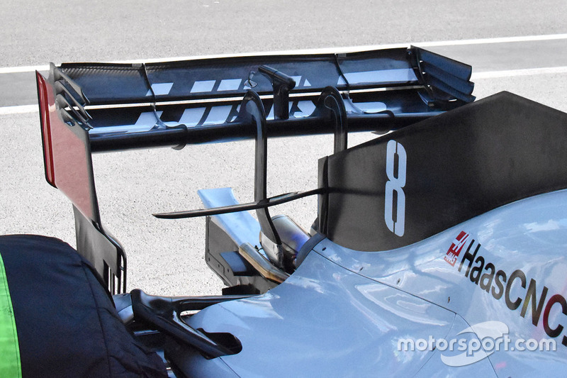 Haas F1 Team VF-18, заднє антикрило