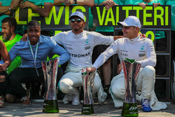 Льюіс Хемілтон, Валттері Боттас, Mercedes AMG F1, з командою