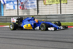 Felipe Nasr, Sauber C35 met lekke band