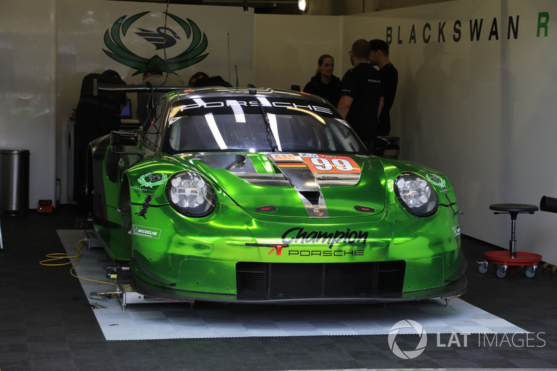 #99 Dempsey Proton Competition Porsche 911 RSR