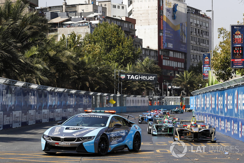 Pack follows the safety car. Jean-Eric Vergne, Techeetah Nelson Piquet Jr., Jaguar Racing, Andre Lotterer, Techeetah