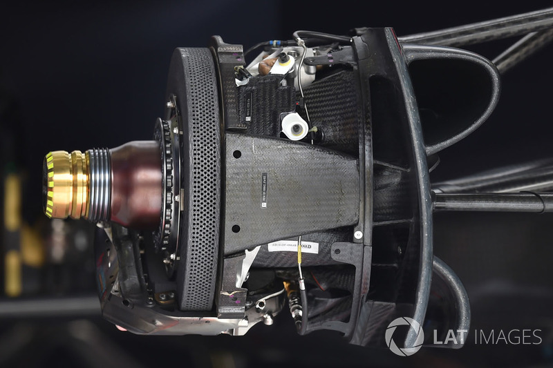Узел крепления переднего колеса Red Bull RB14