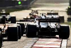 Ромен Грожан, Haas F1 Team VF-18 Ferrari, Фернандо Алонсо, McLaren MCL33 Renault