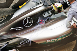 Lewis Hamilton, Mercedes AMG F1 W07 Hybrid, con la vernice