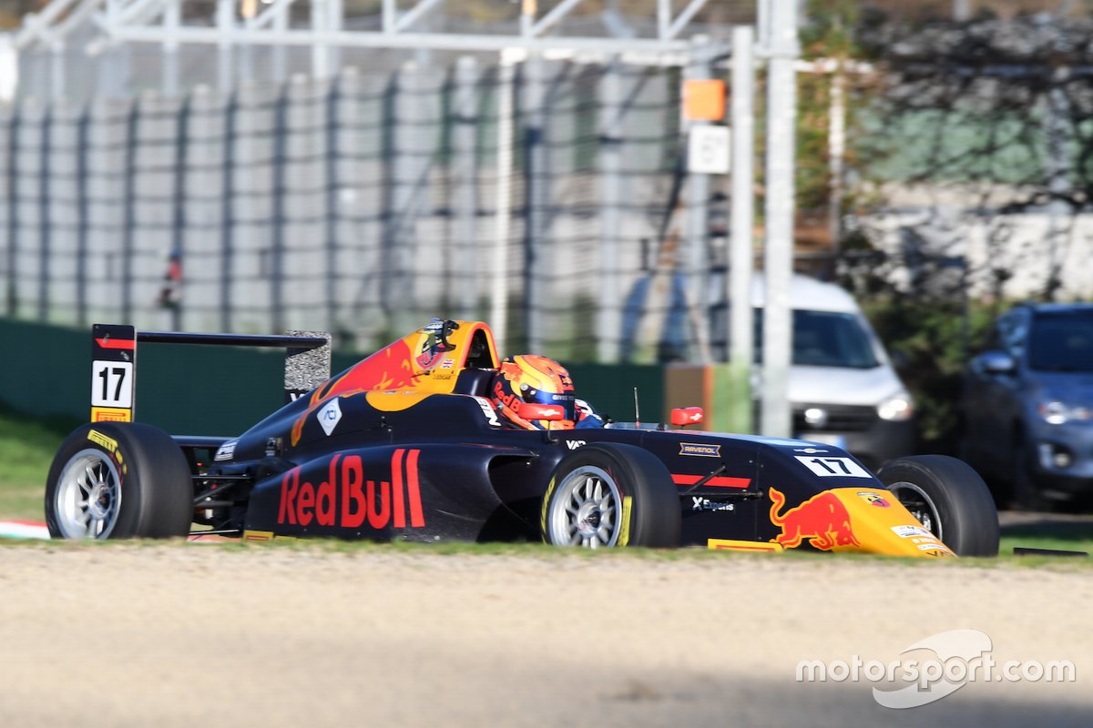 Jonny Edgar saat balapan untuk Jenzer Motorspot di ajang Formula 4
