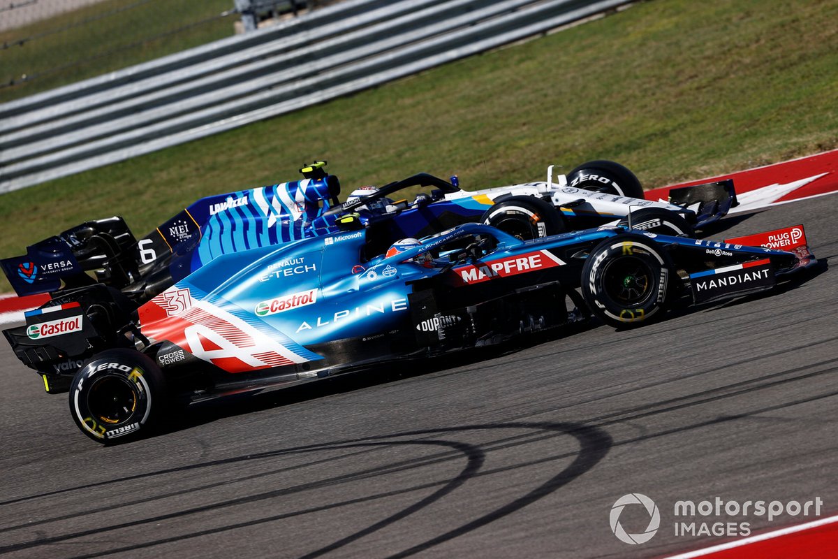 Nicholas Latifi, Williams FW43B, battles with Esteban Ocon, Alpine A521