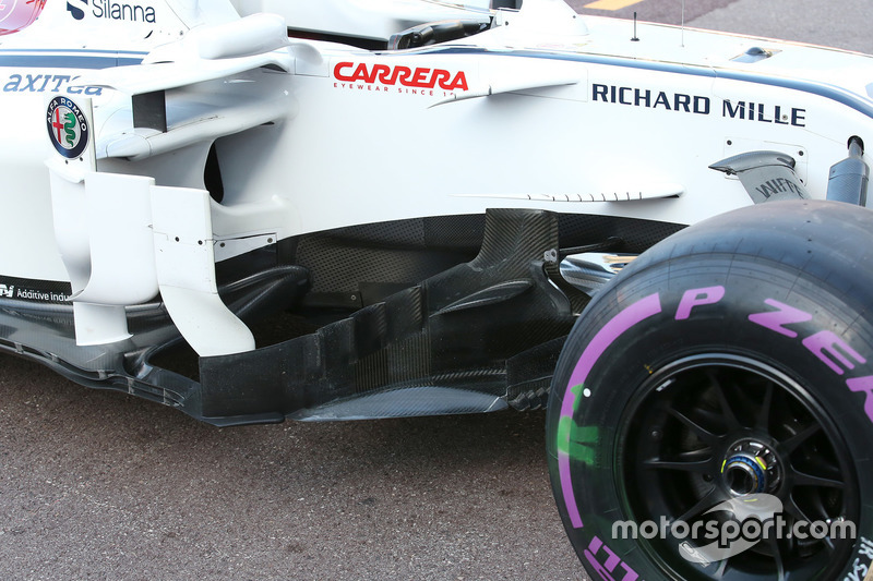 Sauber C37 yan tarafı