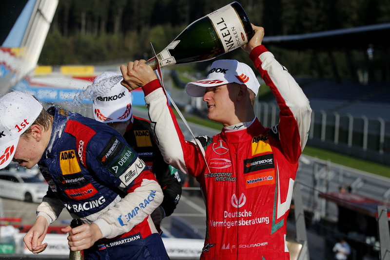 Подиум: Роберт Шварцман и Мик Шумахер, PREMA Theodore Racing