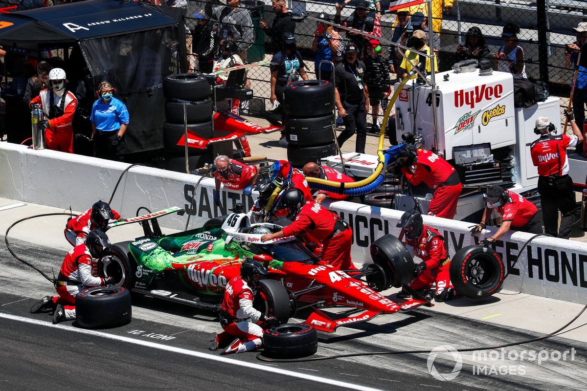 Santino Ferrucci, Rahal Letterman Lanigan Racing Honda, saat melakukan pitstop pada gelaran Indianapolis 500