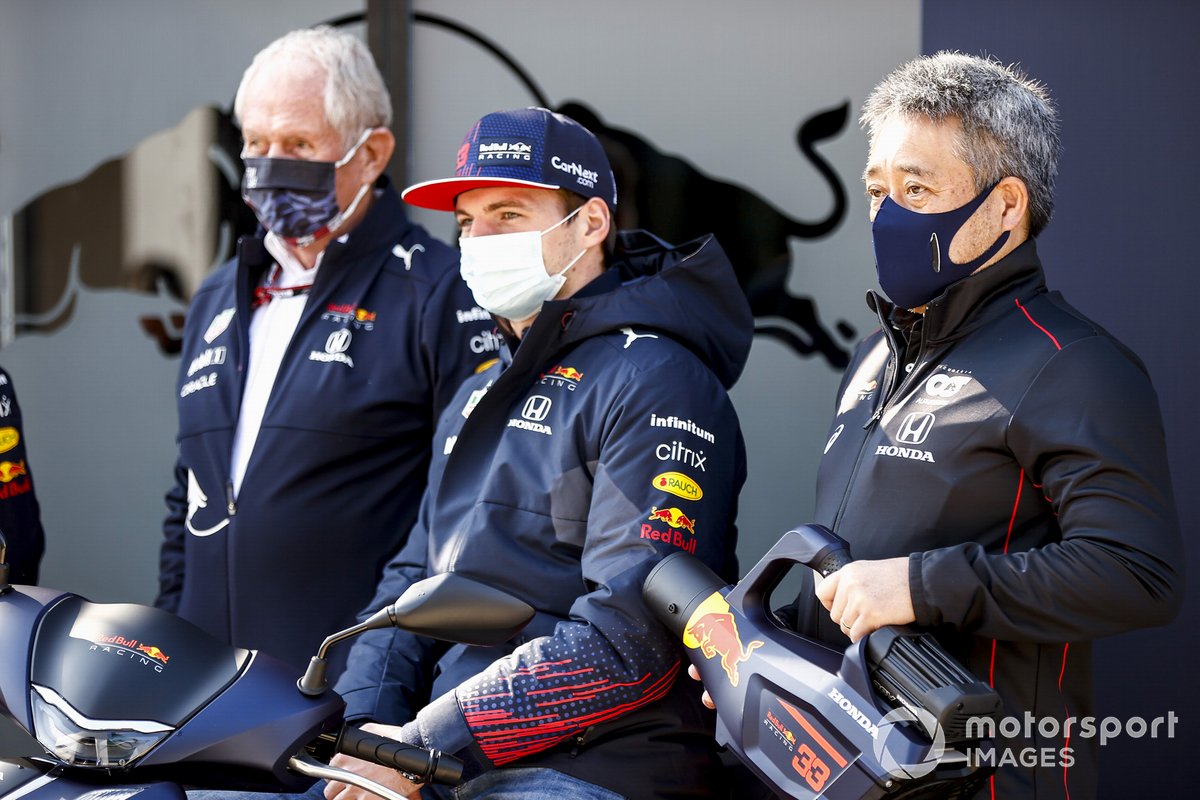 Helmut Marko, Consultant, Red Bull Racing, Max Verstappen, Red Bull Racing and Masashi Yamamoto, General Manager, Honda Motorsport