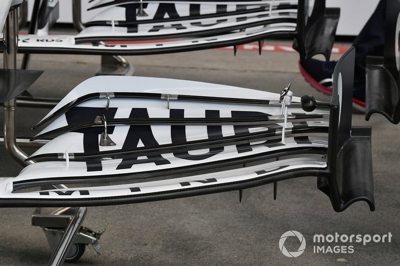AlphaTauri front wing detail