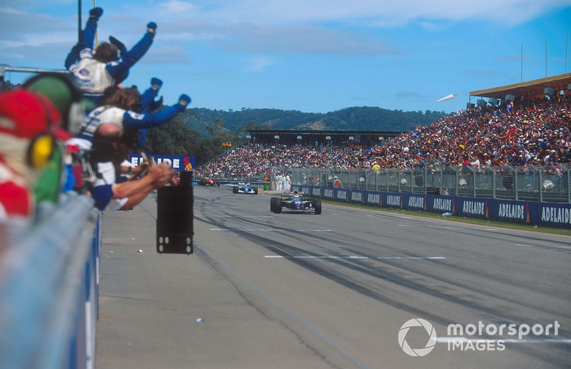 Победный финиш Найджела Мэнселла, Williams FW16B Renault, на Гран При Австралии 1994 года