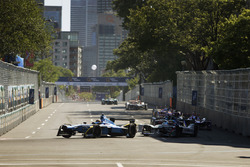 Sébastien Buemi, Renault e.Dams, supera Robin Frijns, Amlin Andretti Formula E Team