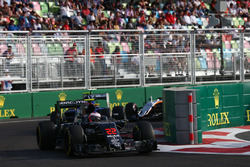 Jenson Button, McLaren MP4-31