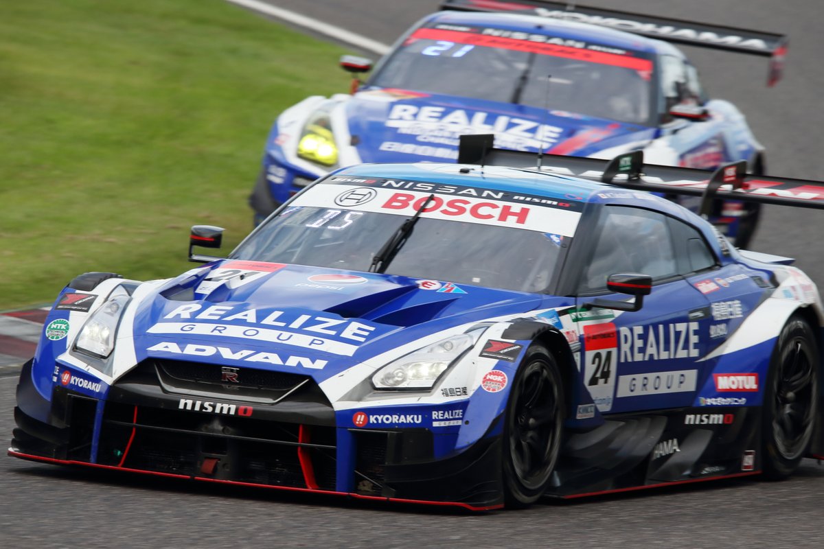 #24 リアライズコーポレーション ADVAN GT-R
