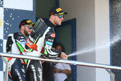 Подіум: переможець гонки Джонатан Рей, Kawasaki Racing